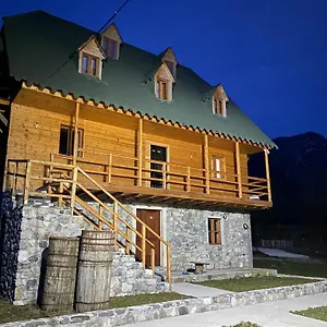 Bujtina Vellezerit Grrela Maison d'hôtes Theth